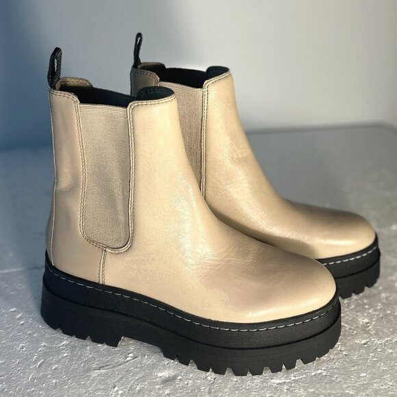 Marc Fisher SZ7.5 Light Natural Chelsea leather lug boot Minimalist Modern Retro - Picture 2 of 11